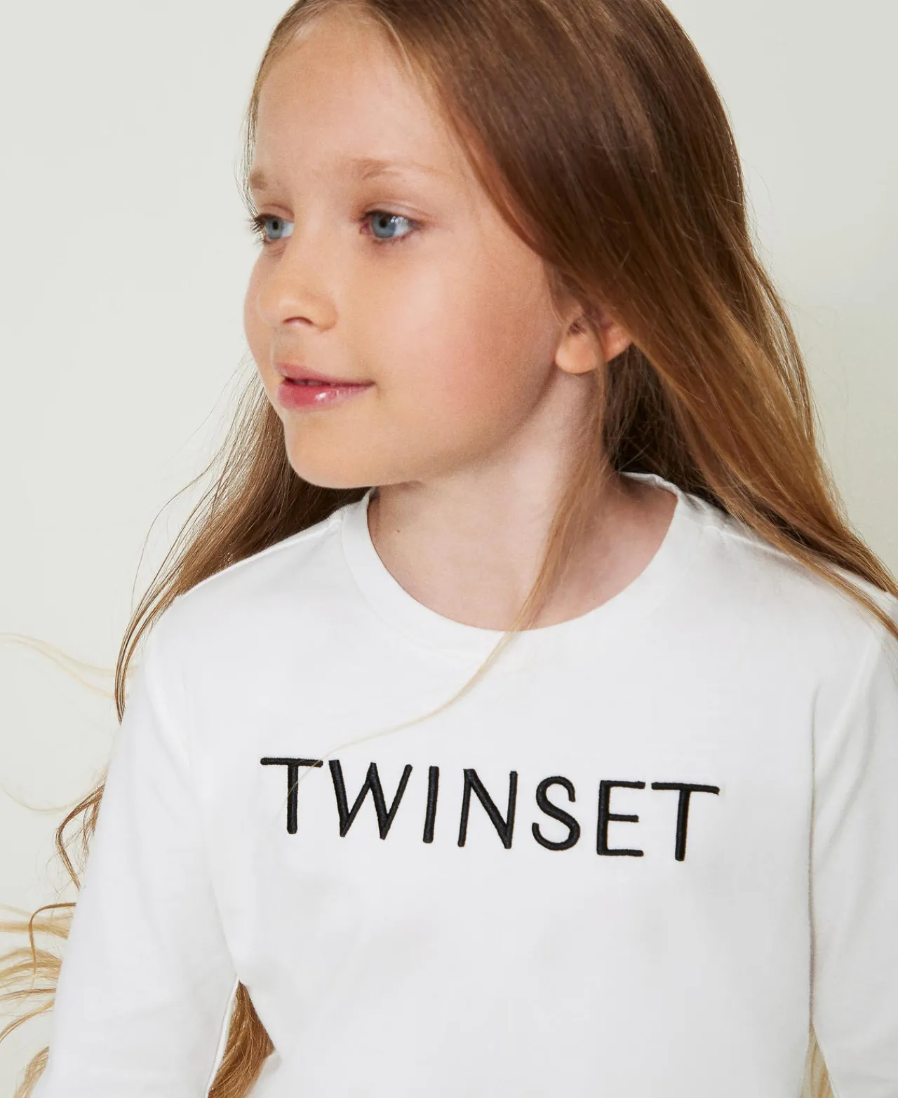 T-Shirts Et Tops*TWINSET Milano T-shirt Cropped Avec Logo Brodé Bicolore Blanc Cassé / Noir